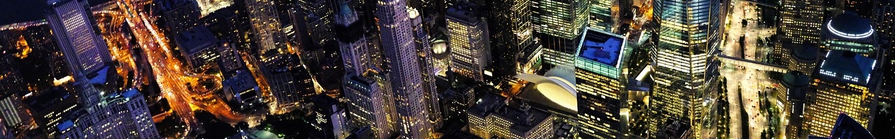 Manhattan skyline en nocturne