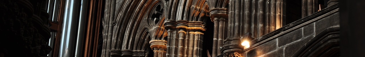 Voûtes dans la cathédrale Saint-Mungo de Glasgow (Écosse)